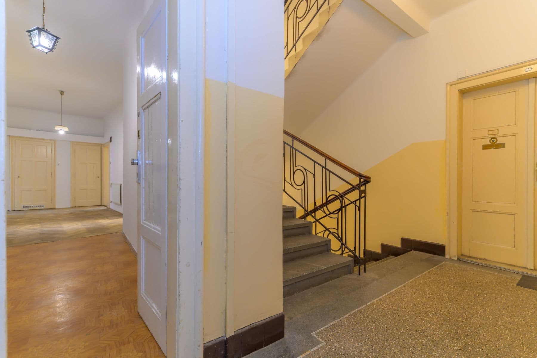 Predaj bytu 2-izbový 82 m², Na Jezerce, Praha, Praha Predaj bytu 2-izbový 82 m², Na Jezerce, Praha, Praha