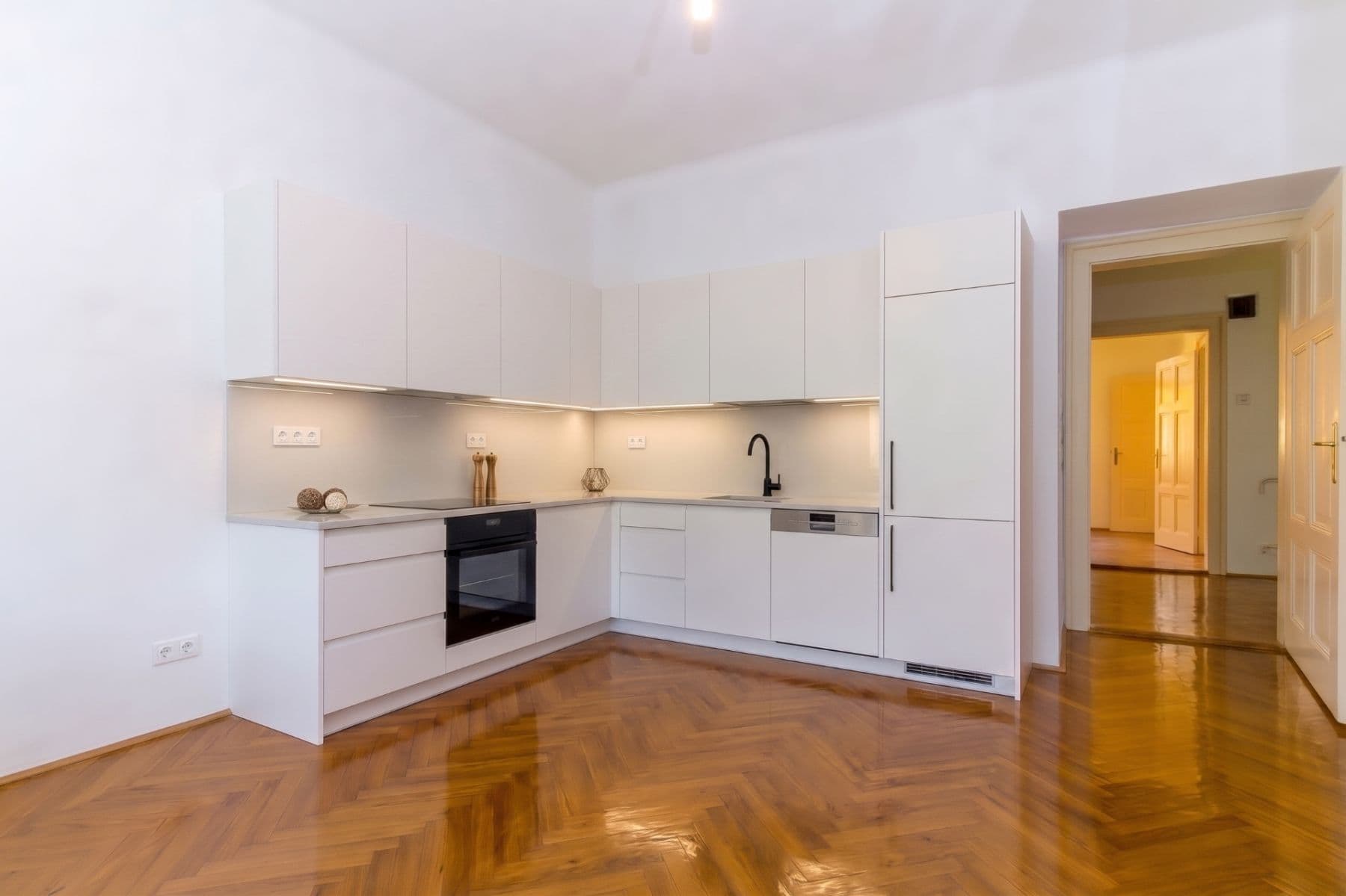 Predaj bytu 2-izbový 82 m², Na Jezerce, Praha, Praha Predaj bytu 2-izbový 82 m², Na Jezerce, Praha, Praha