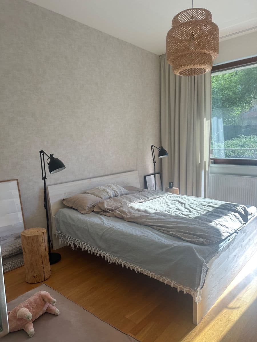 Prenájom bytu 4-izbový 124 m², Pod Dvorem, Praha, Praha Prenájom bytu 4-izbový 124 m², Pod Dvorem, Praha, Praha