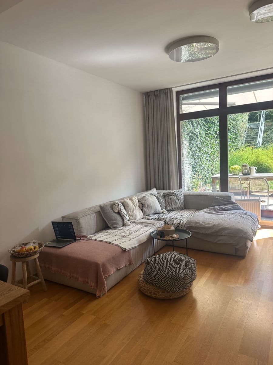 Prenájom bytu 4-izbový 124 m², Pod Dvorem, Praha, Praha Prenájom bytu 4-izbový 124 m², Pod Dvorem, Praha, Praha