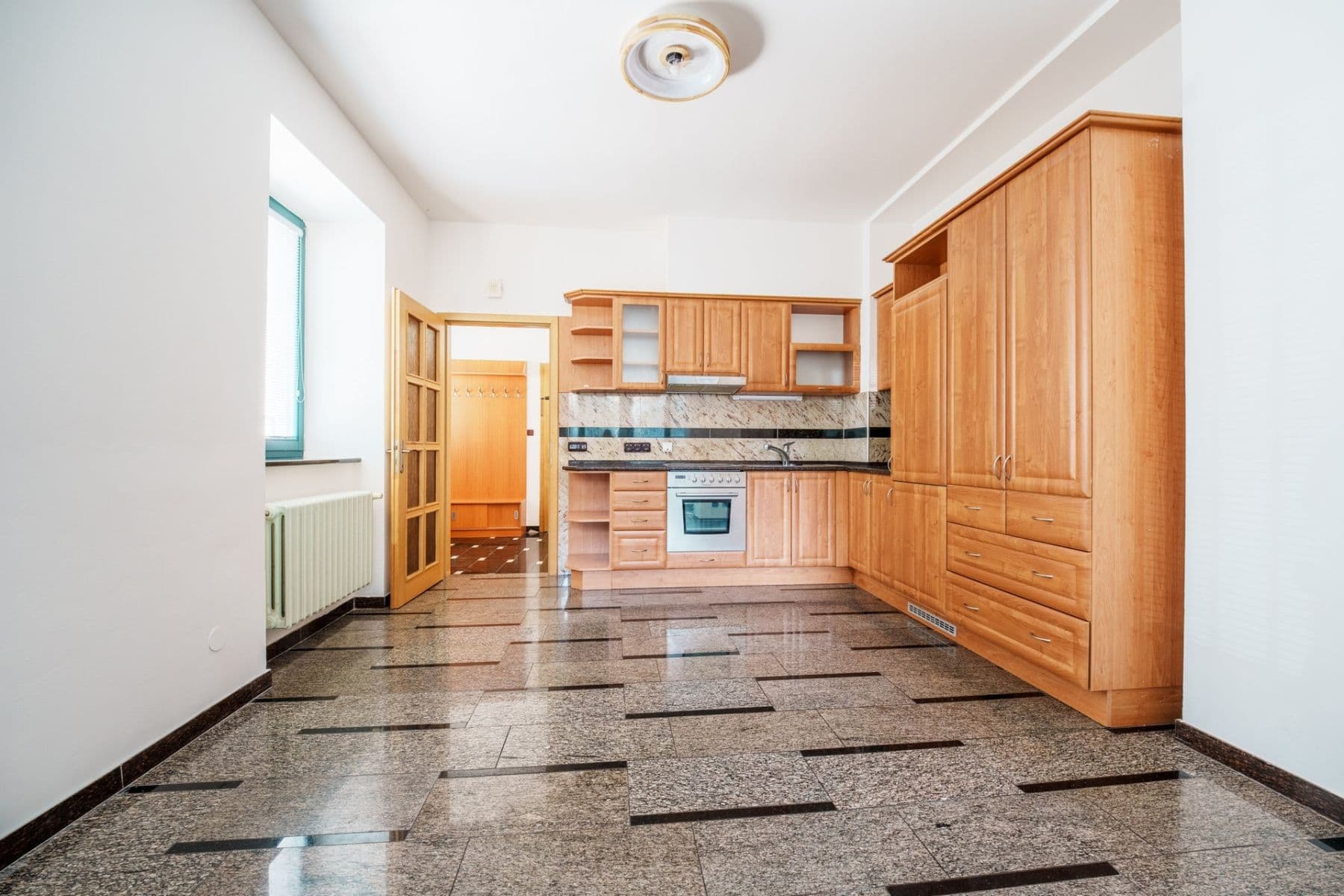 Prenájom bytu 1-izbový 35 m², Pravá, Praha, Praha Prenájom bytu 1-izbový 35 m², Pravá, Praha, Praha