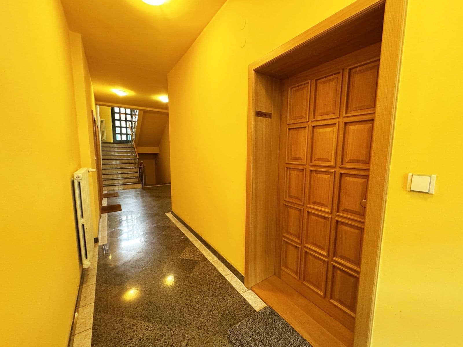 Prenájom bytu 1-izbový 35 m², Pravá, Praha, Praha Prenájom bytu 1-izbový 35 m², Pravá, Praha, Praha