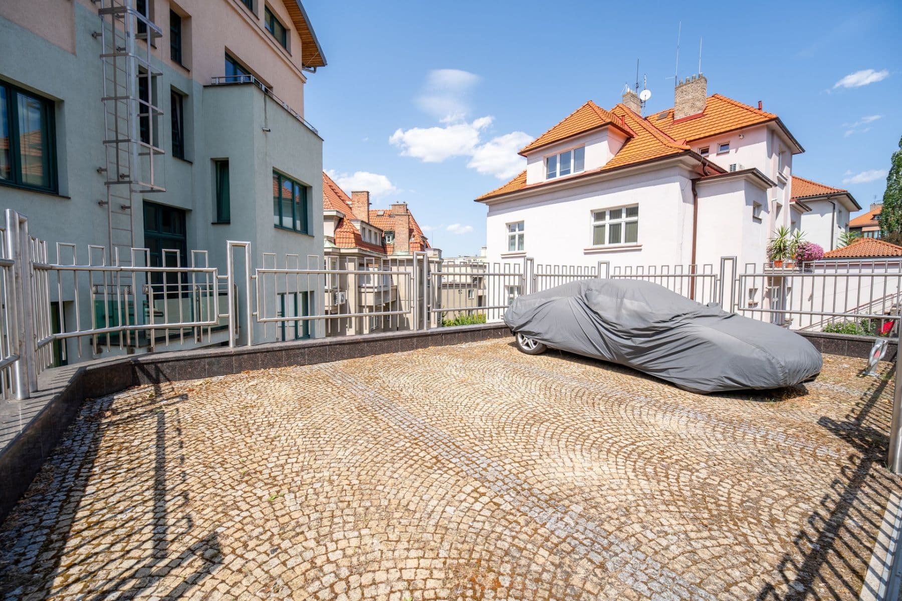 Prenájom bytu 1-izbový 35 m², Pravá, Praha, Praha Prenájom bytu 1-izbový 35 m², Pravá, Praha, Praha
