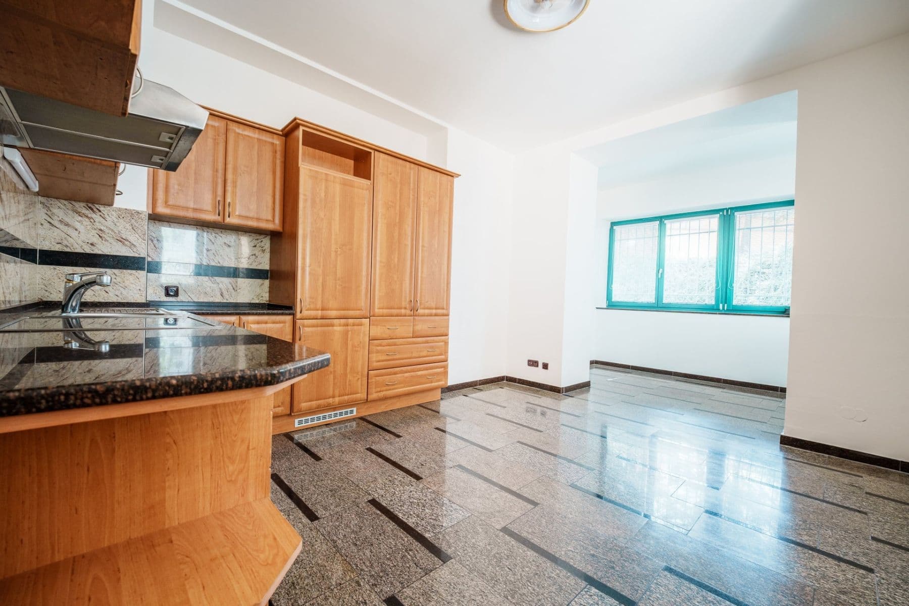Prenájom bytu 1-izbový 35 m², Pravá, Praha, Praha Prenájom bytu 1-izbový 35 m², Pravá, Praha, Praha
