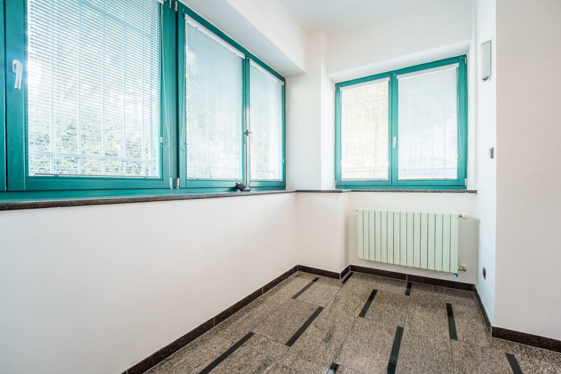 Prenájom bytu 1-izbový 35 m², Pravá, Praha, Praha Prenájom bytu 1-izbový 35 m², Pravá, Praha, Praha