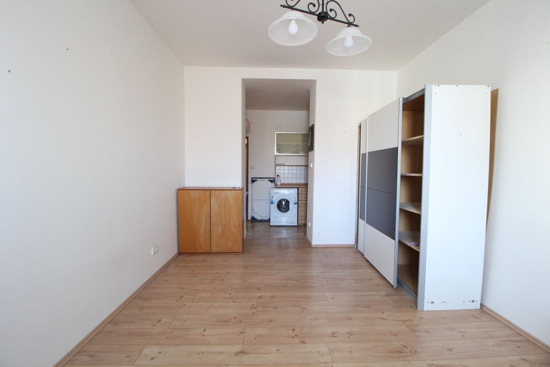 Prenájom bytu 1-izbový 27 m², Za papírnou, Praha, Praha Prenájom bytu 1-izbový 27 m², Za papírnou, Praha, Praha