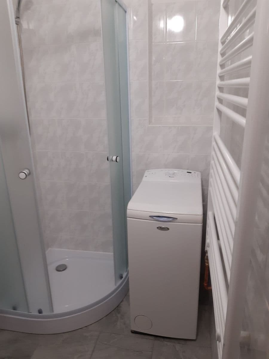 Prenájom bytu 2-izbový 58 m², Josefa Ressla, Pardubice, Pardubický kraj Prenájom bytu 2-izbový 58 m², Josefa Ressla, Pardubice, Pardubický kraj