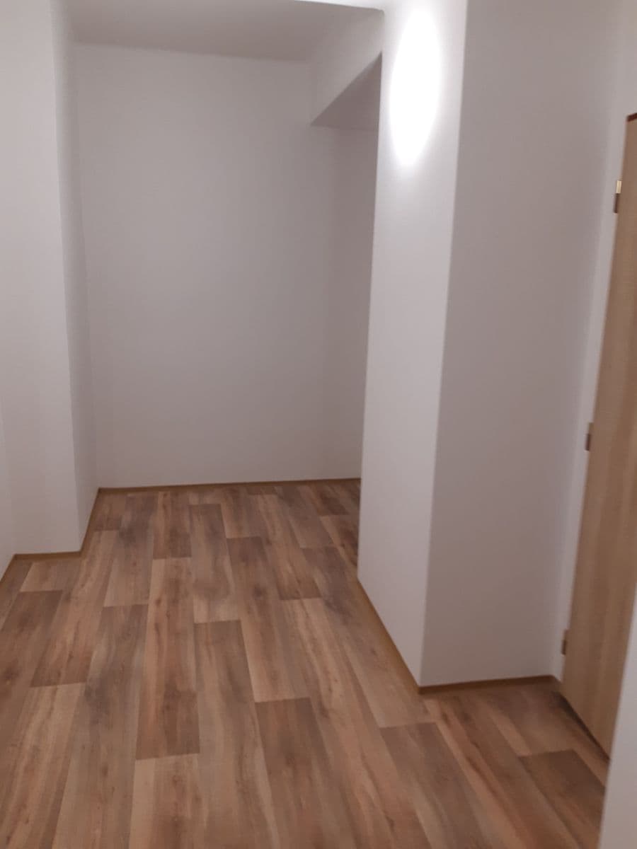 Prenájom bytu 2-izbový 58 m², Josefa Ressla, Pardubice, Pardubický kraj Prenájom bytu 2-izbový 58 m², Josefa Ressla, Pardubice, Pardubický kraj
