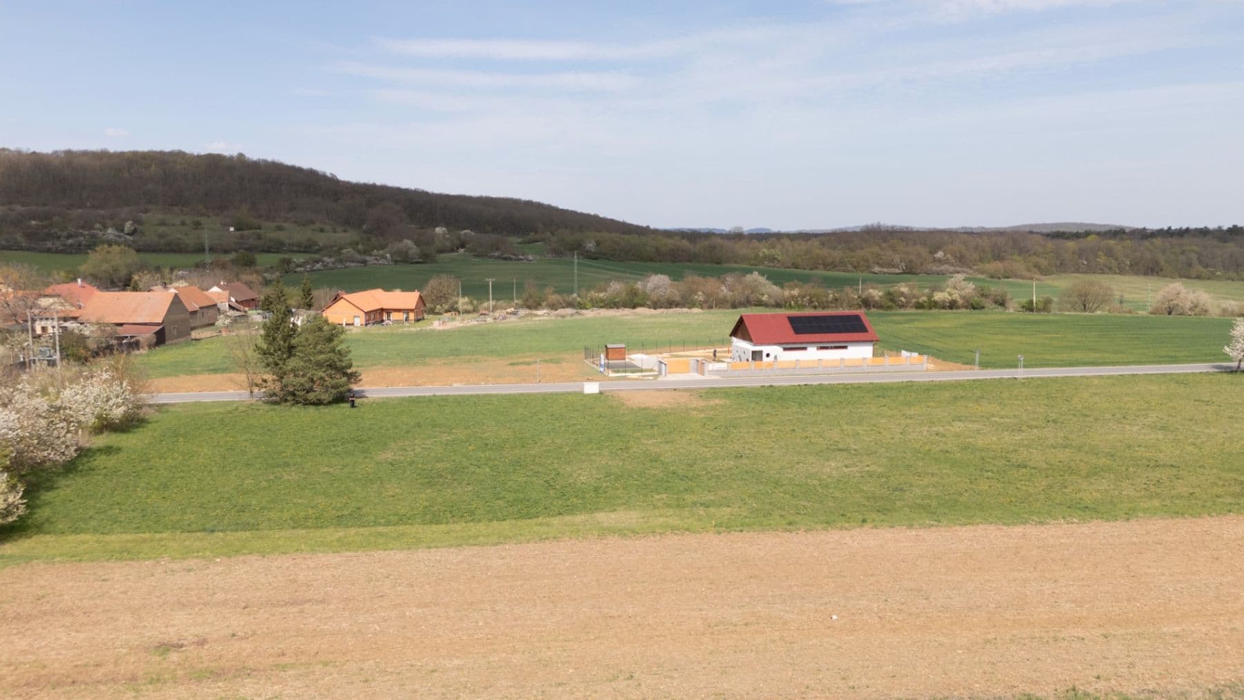 Prenájom pozemku 1.081 m², Měňany, Středočeský kraj Prenájom pozemku 1.081 m², Měňany, Středočeský kraj