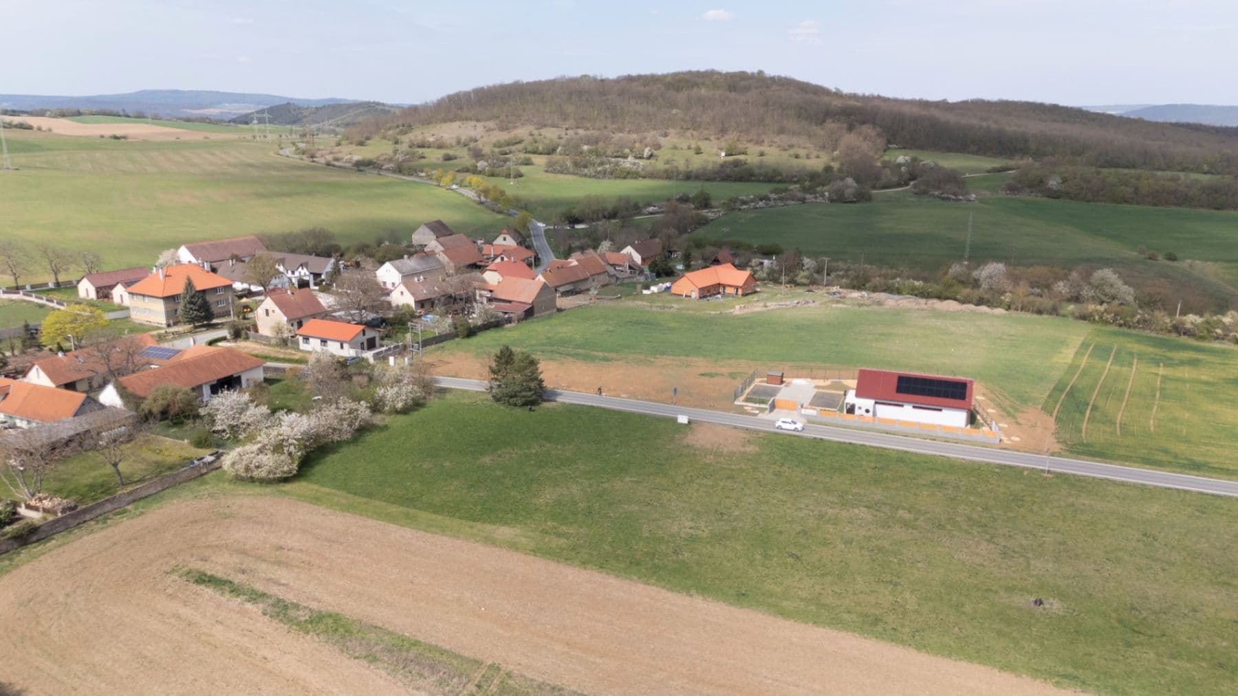 Prenájom pozemku 1.081 m², Měňany, Středočeský kraj Prenájom pozemku 1.081 m², Měňany, Středočeský kraj
