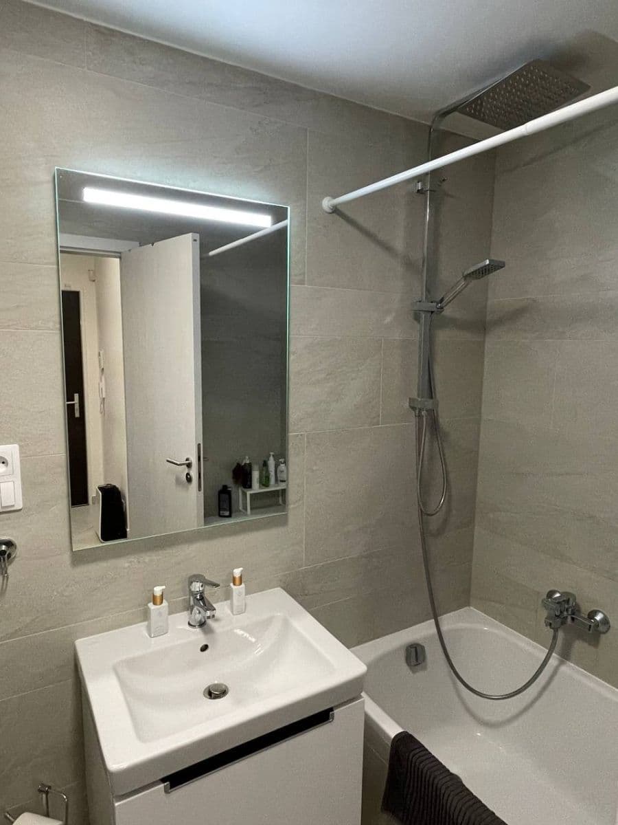 Prenájom bytu 2-izbový 56 m², Drahňovická, Praha, Praha Prenájom bytu 2-izbový 56 m², Drahňovická, Praha, Praha