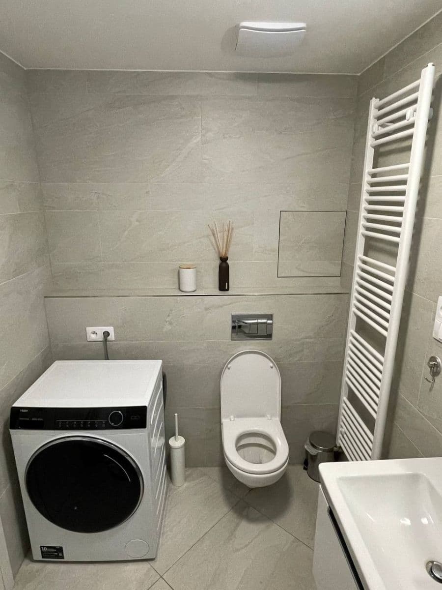 Prenájom bytu 2-izbový 56 m², Drahňovická, Praha, Praha Prenájom bytu 2-izbový 56 m², Drahňovická, Praha, Praha