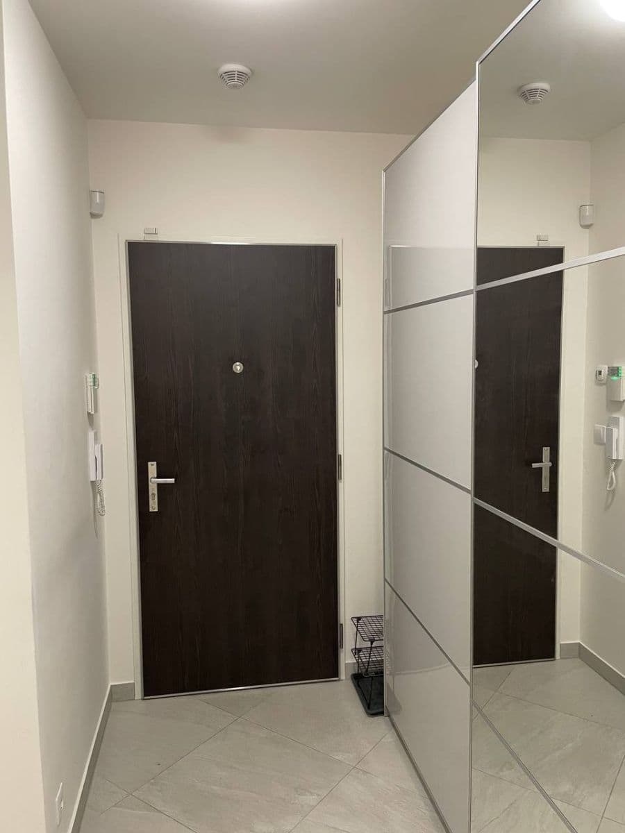 Prenájom bytu 2-izbový 56 m², Drahňovická, Praha, Praha Prenájom bytu 2-izbový 56 m², Drahňovická, Praha, Praha