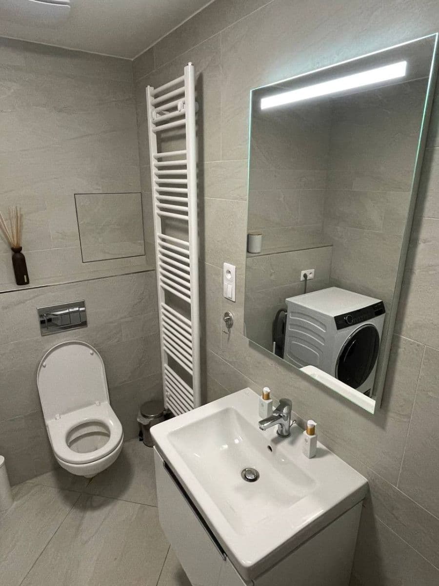 Prenájom bytu 2-izbový 56 m², Drahňovická, Praha, Praha Prenájom bytu 2-izbový 56 m², Drahňovická, Praha, Praha