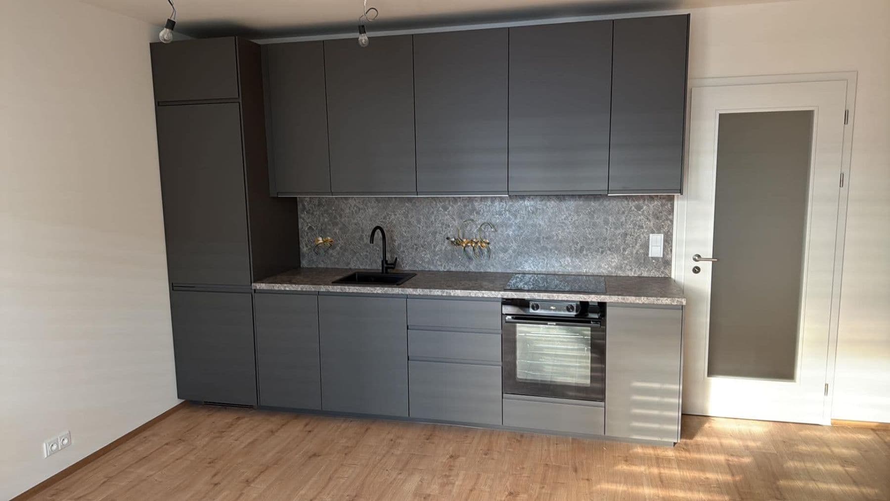 Prenájom bytu 1-izbový 35 m², Nebřenická, Praha, Praha Prenájom bytu 1-izbový 35 m², Nebřenická, Praha, Praha