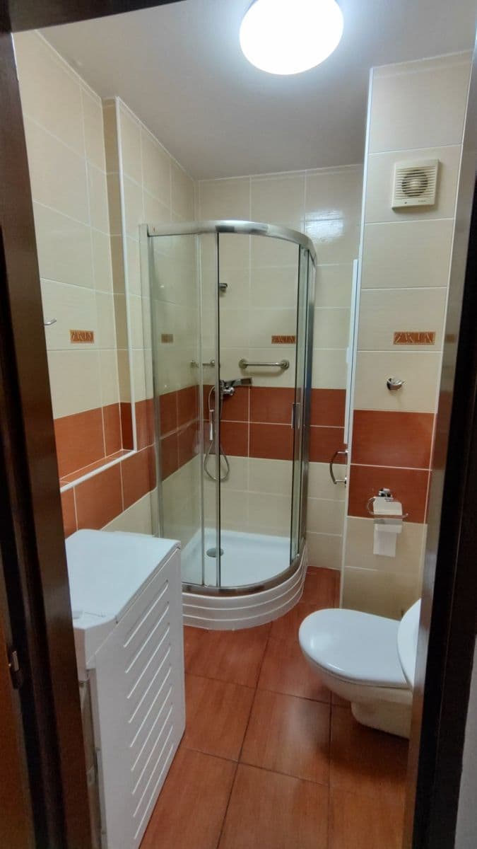 Prenájom bytu 1-izbový 39 m², Tatranská, Banská Bystrica, Banskobystrický kraj Prenájom bytu 1-izbový 39 m², Tatranská, Banská Bystrica, Banskobystrický kraj