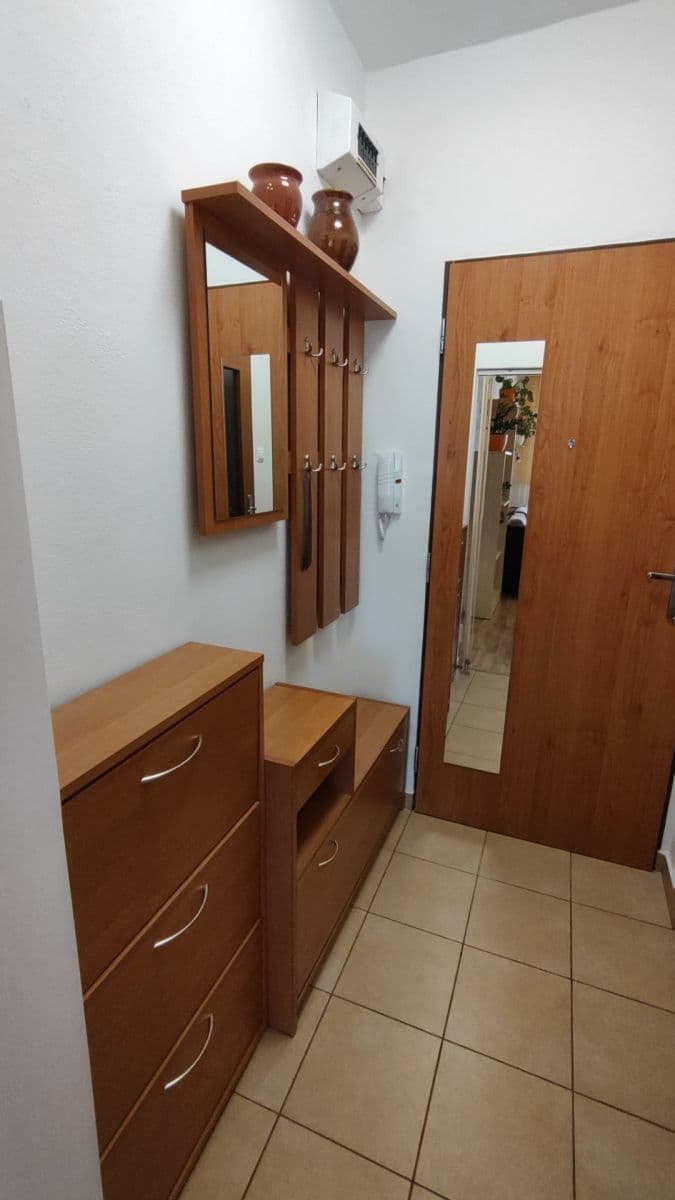 Prenájom bytu 1-izbový 39 m², Tatranská, Banská Bystrica, Banskobystrický kraj Prenájom bytu 1-izbový 39 m², Tatranská, Banská Bystrica, Banskobystrický kraj