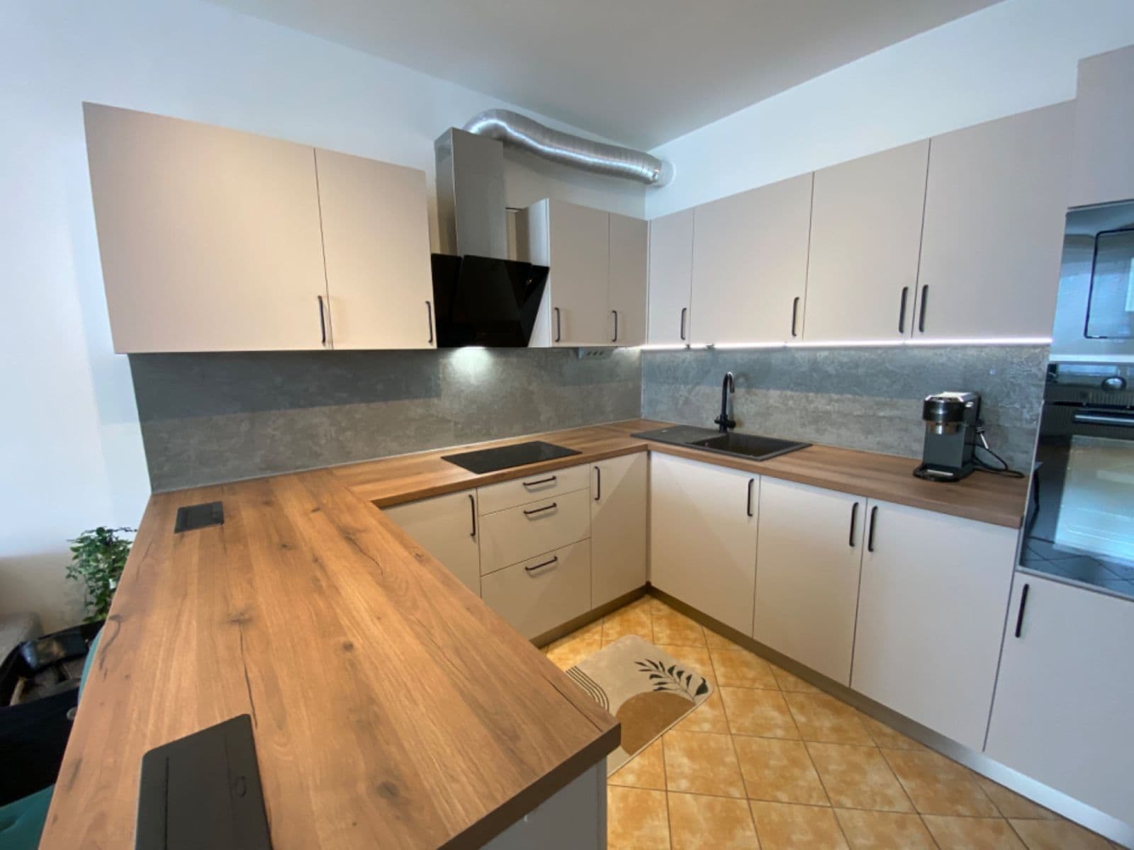 Prenájom bytu 2-izbový 54 m², Zakšínská, Praha, Praha Prenájom bytu 2-izbový 54 m², Zakšínská, Praha, Praha