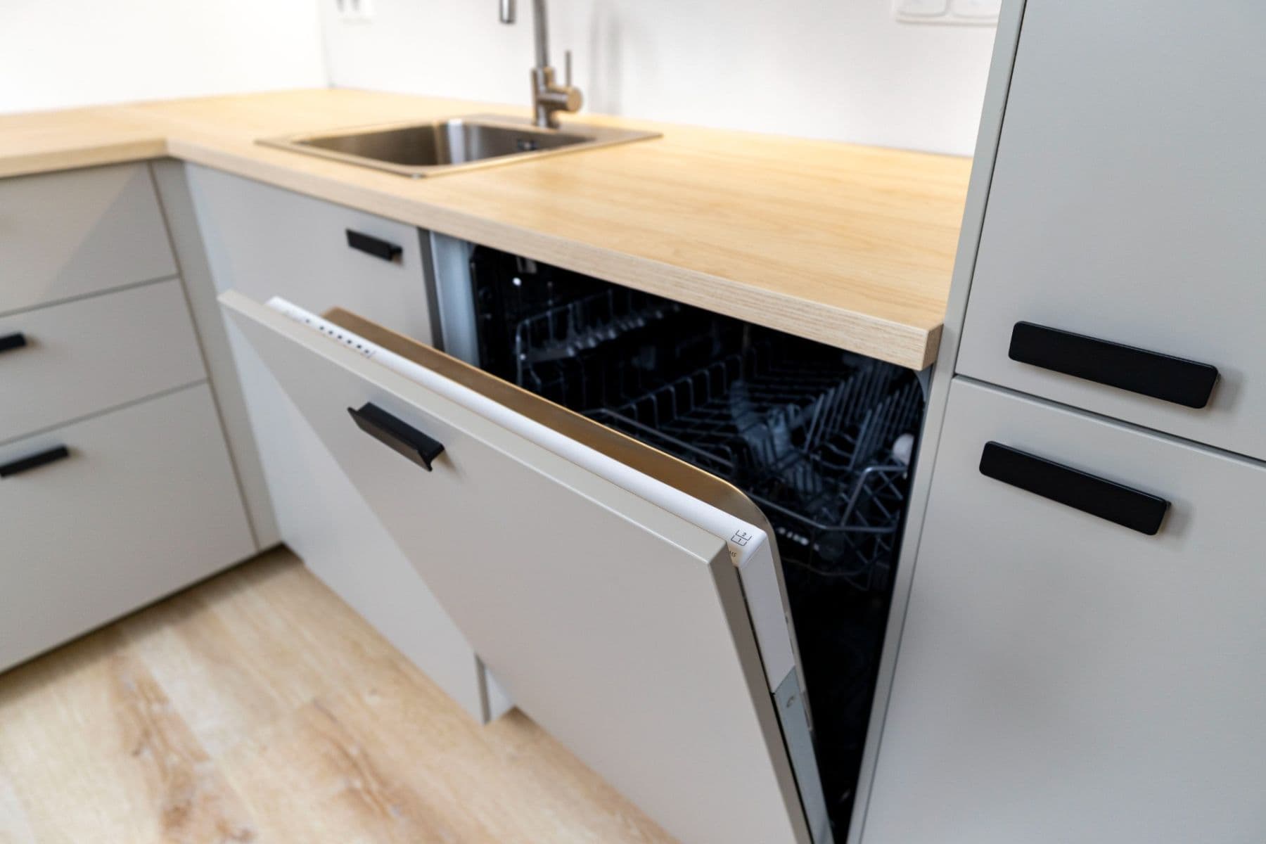 Prenájom bytu 2-izbový 53 m², Alberta Kučery, Ostrava, Moravskoslezský kraj Prenájom bytu 2-izbový 53 m², Alberta Kučery, Ostrava, Moravskoslezský kraj