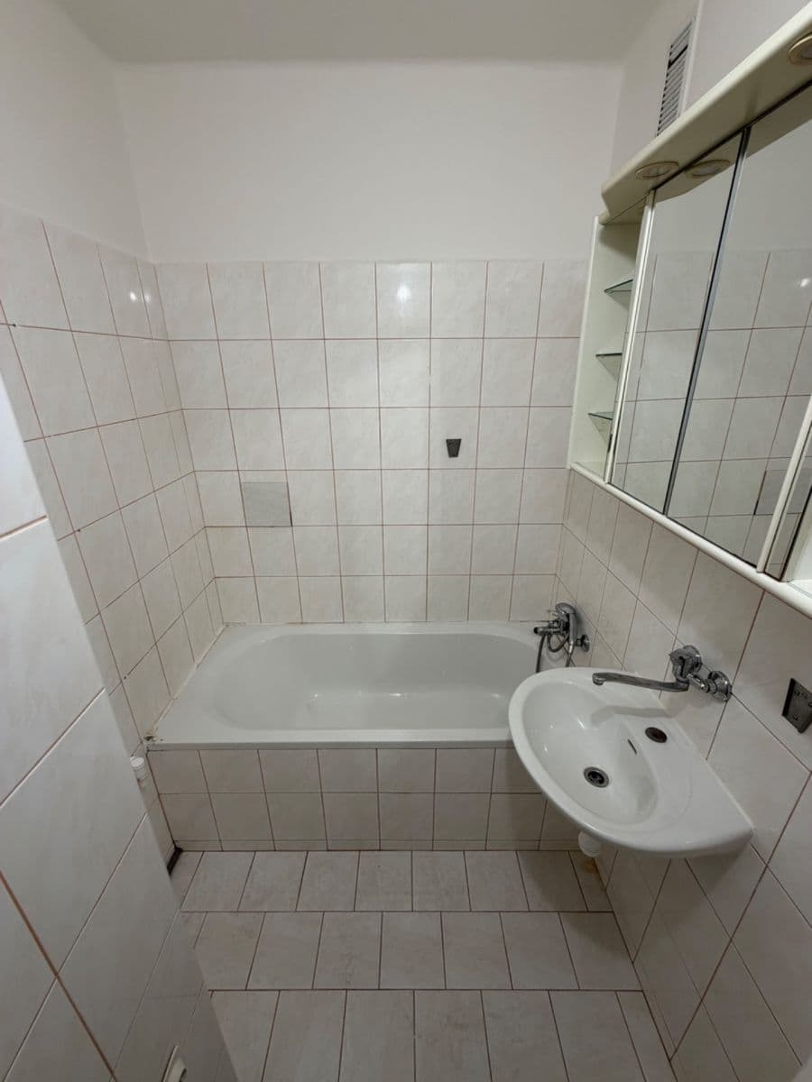 Predaj bytu 3-izbový 94 m², Na Magistrále, Kolín, Středočeský kraj Predaj bytu 3-izbový 94 m², Na Magistrále, Kolín, Středočeský kraj