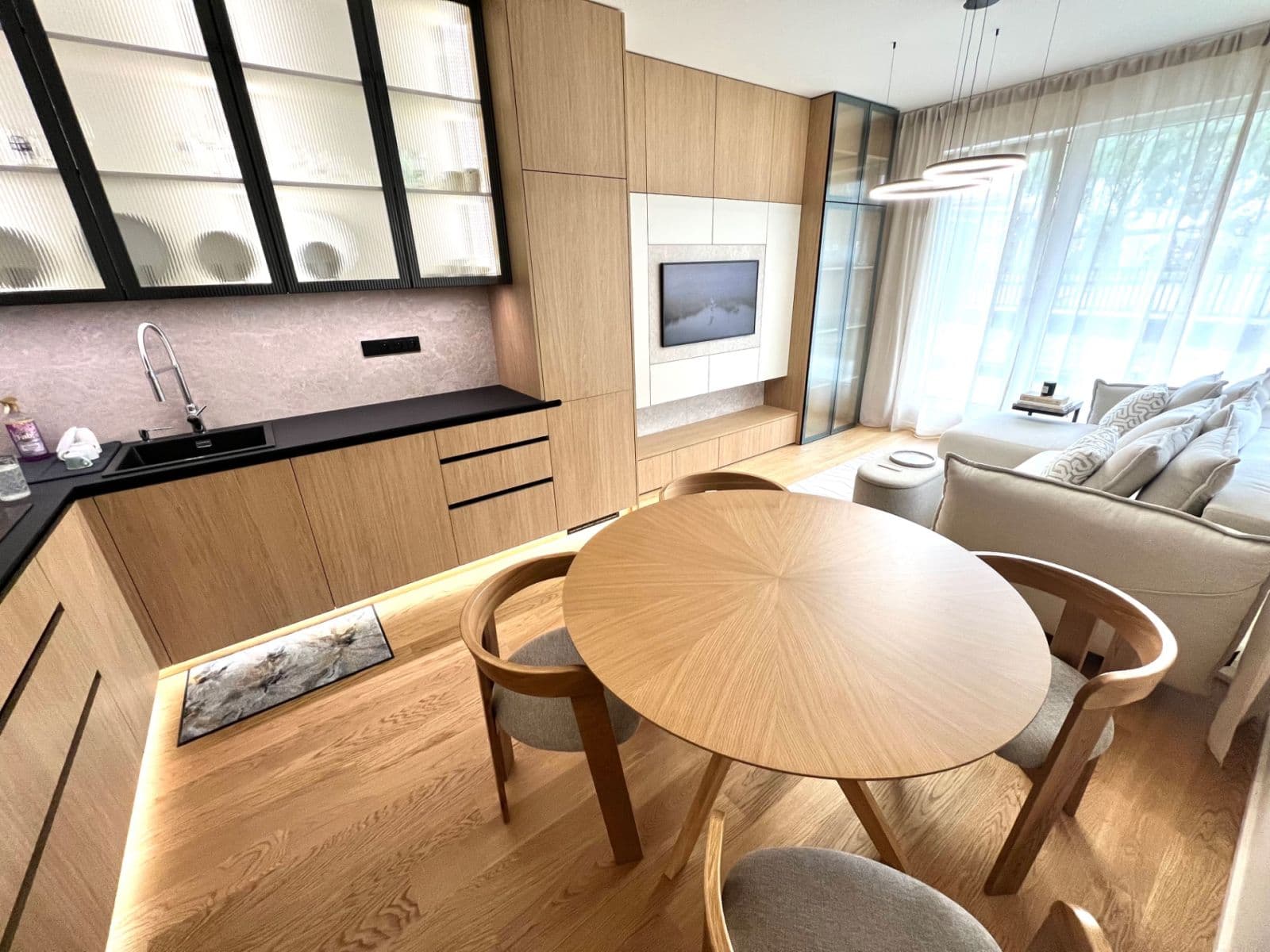Prenájom bytu 3-izbový 82 m², Lysolajské údolí, Praha, Praha Prenájom bytu 3-izbový 82 m², Lysolajské údolí, Praha, Praha