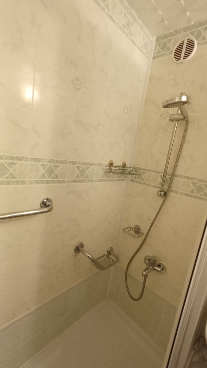 Prenájom bytu 2-izbový 42 m², Kostřínská, Praha, Praha Prenájom bytu 2-izbový 42 m², Kostřínská, Praha, Praha