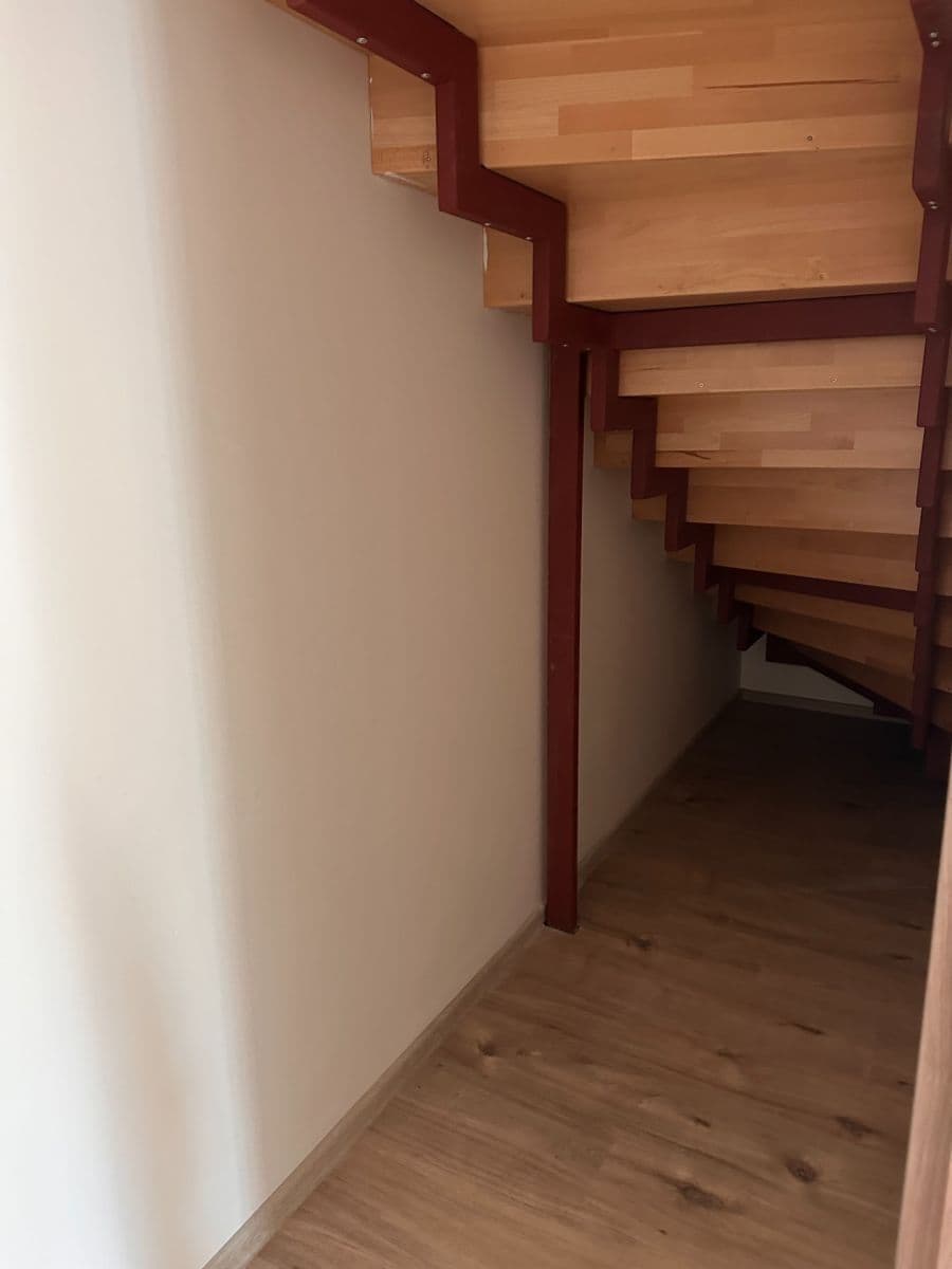 Prenájom bytu 1-izbový 35 m², Ke Brodu, Loděnice, Středočeský kraj Prenájom bytu 1-izbový 35 m², Ke Brodu, Loděnice, Středočeský kraj