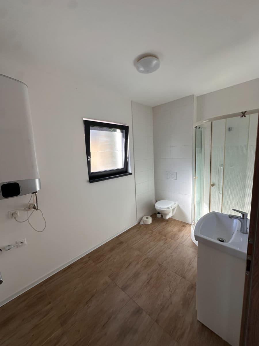 Prenájom bytu 1-izbový 35 m², Ke Brodu, Loděnice, Středočeský kraj Prenájom bytu 1-izbový 35 m², Ke Brodu, Loděnice, Středočeský kraj