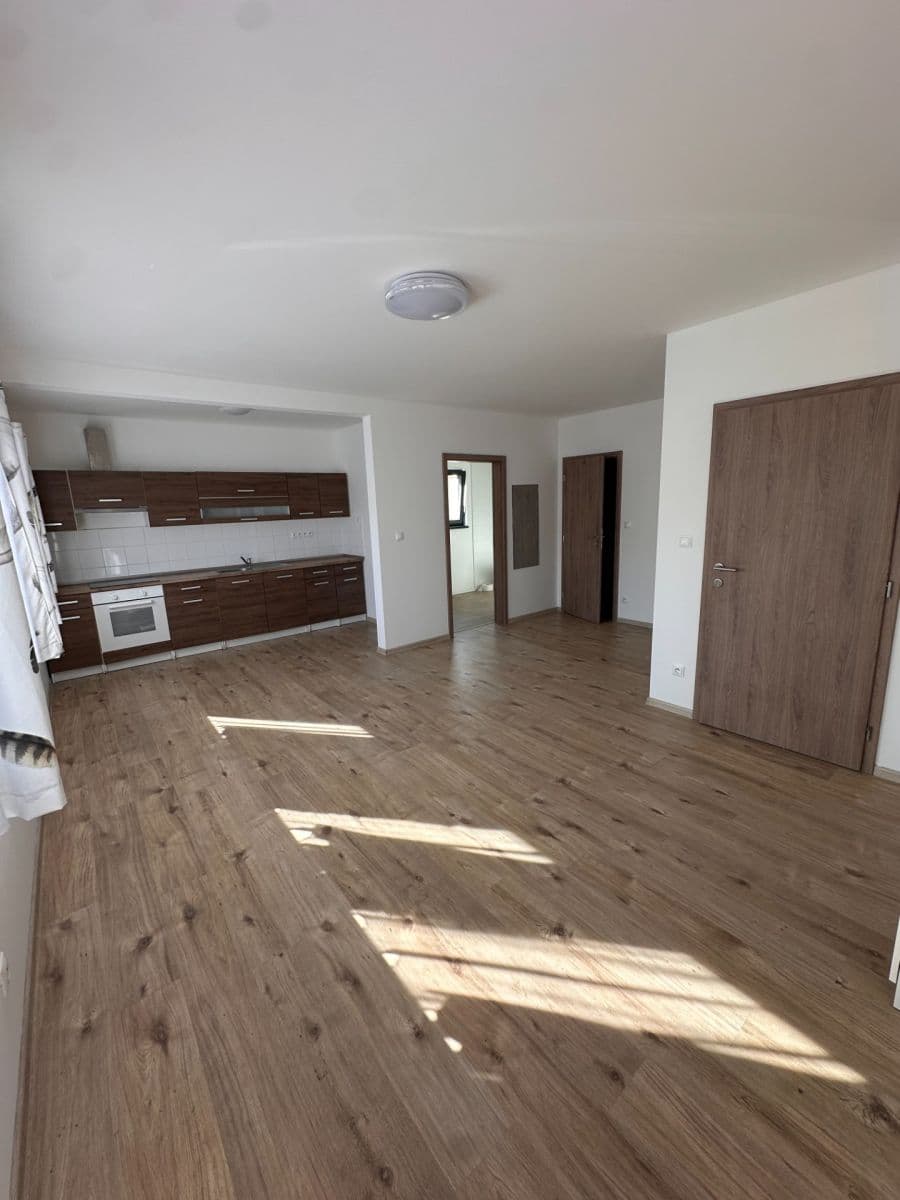 Prenájom bytu 1-izbový 35 m², Ke Brodu, Loděnice, Středočeský kraj Prenájom bytu 1-izbový 35 m², Ke Brodu, Loděnice, Středočeský kraj