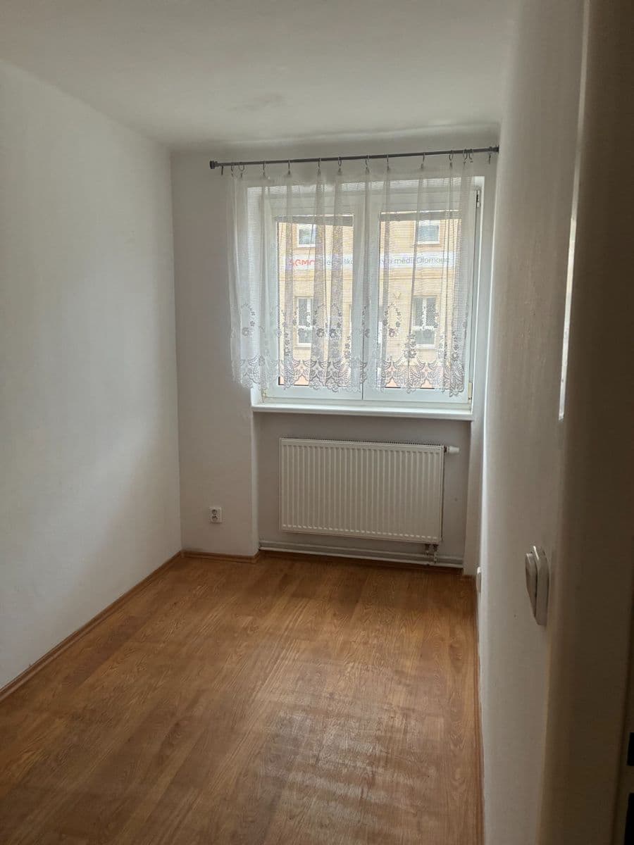 Predaj bytu 3-izbový 65 m², Střední novosadská, Olomouc, Olomoucký kraj Predaj bytu 3-izbový 65 m², Střední novosadská, Olomouc, Olomoucký kraj