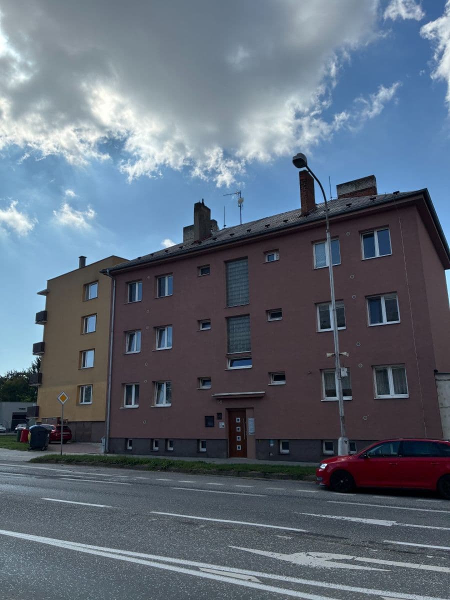 Predaj bytu 3-izbový 65 m², Střední novosadská, Olomouc, Olomoucký kraj Predaj bytu 3-izbový 65 m², Střední novosadská, Olomouc, Olomoucký kraj