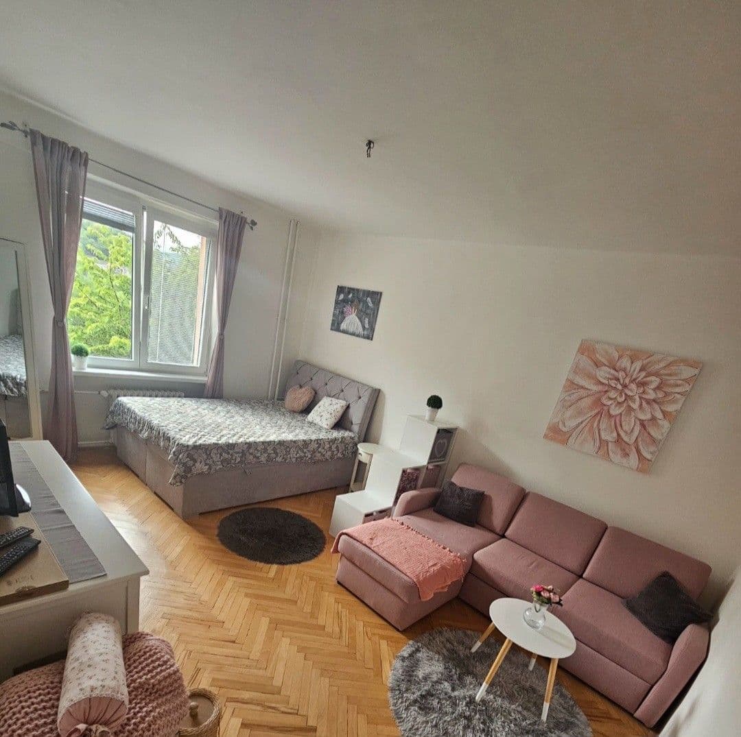 Predaj bytu 1-izbový 38 m², Střekovské nábřeží, Ústí nad Labem, Ústecký kraj Predaj bytu 1-izbový 38 m², Střekovské nábřeží, Ústí nad Labem, Ústecký kraj