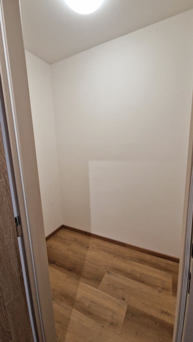 Prenájom bytu 3-izbový 61 m², Markušova, Praha, Praha Prenájom bytu 3-izbový 61 m², Markušova, Praha, Praha