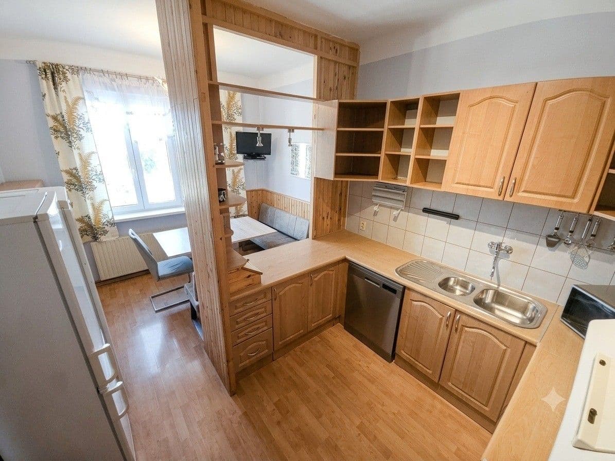 Prenájom bytu 2-izbový 97 m², Pod Třebešínem, Praha, Praha Prenájom bytu 2-izbový 97 m², Pod Třebešínem, Praha, Praha