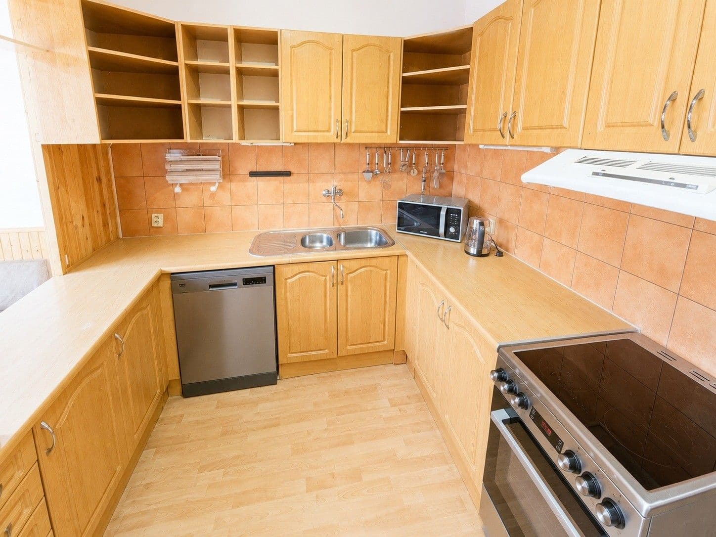 Prenájom bytu 2-izbový 97 m², Pod Třebešínem, Praha, Praha Prenájom bytu 2-izbový 97 m², Pod Třebešínem, Praha, Praha