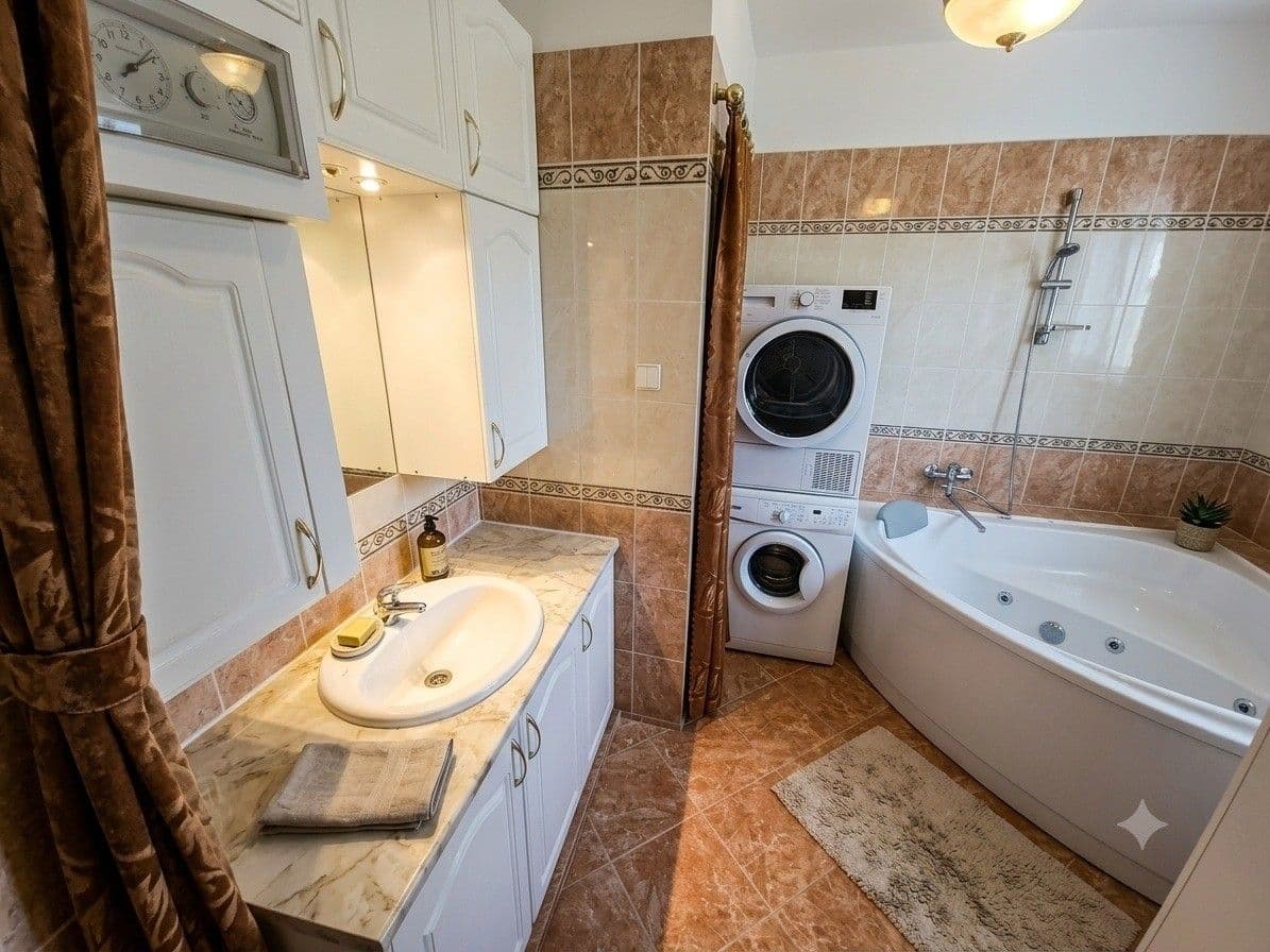 Prenájom bytu 2-izbový 97 m², Pod Třebešínem, Praha, Praha Prenájom bytu 2-izbový 97 m², Pod Třebešínem, Praha, Praha