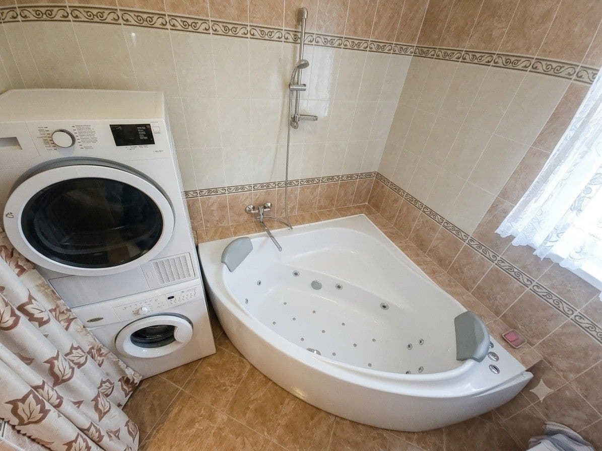 Prenájom bytu 2-izbový 97 m², Pod Třebešínem, Praha, Praha Prenájom bytu 2-izbový 97 m², Pod Třebešínem, Praha, Praha