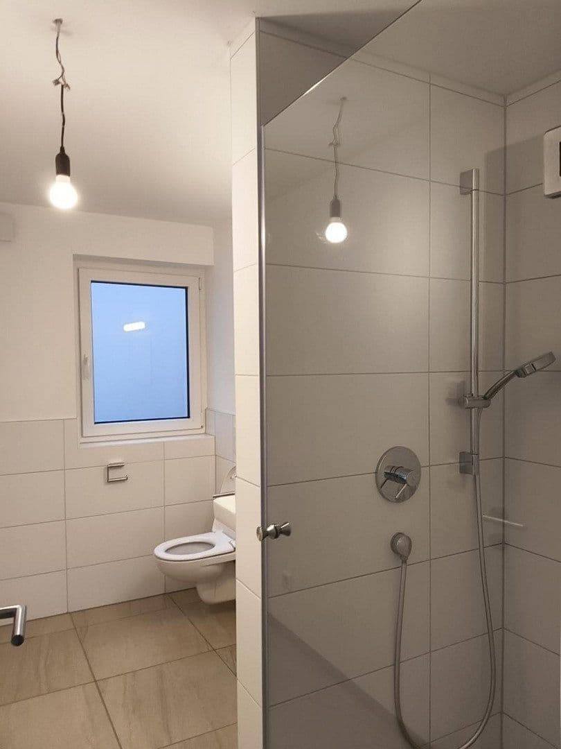 Prenájom kancelárie 45 m², Georg-Huber-Str. 12, Zorneding, Ortsteil Pöring, Bavorsko Prenájom kancelárie 45 m², Georg-Huber-Str. 12, Zorneding, Ortsteil Pöring, Bavorsko