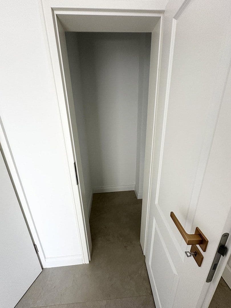 Prenájom bytu 3-izbový 55 m², Oberhausen, Severné Porýnie - Westfálsko Prenájom bytu 3-izbový 55 m², Oberhausen, Severné Porýnie - Westfálsko