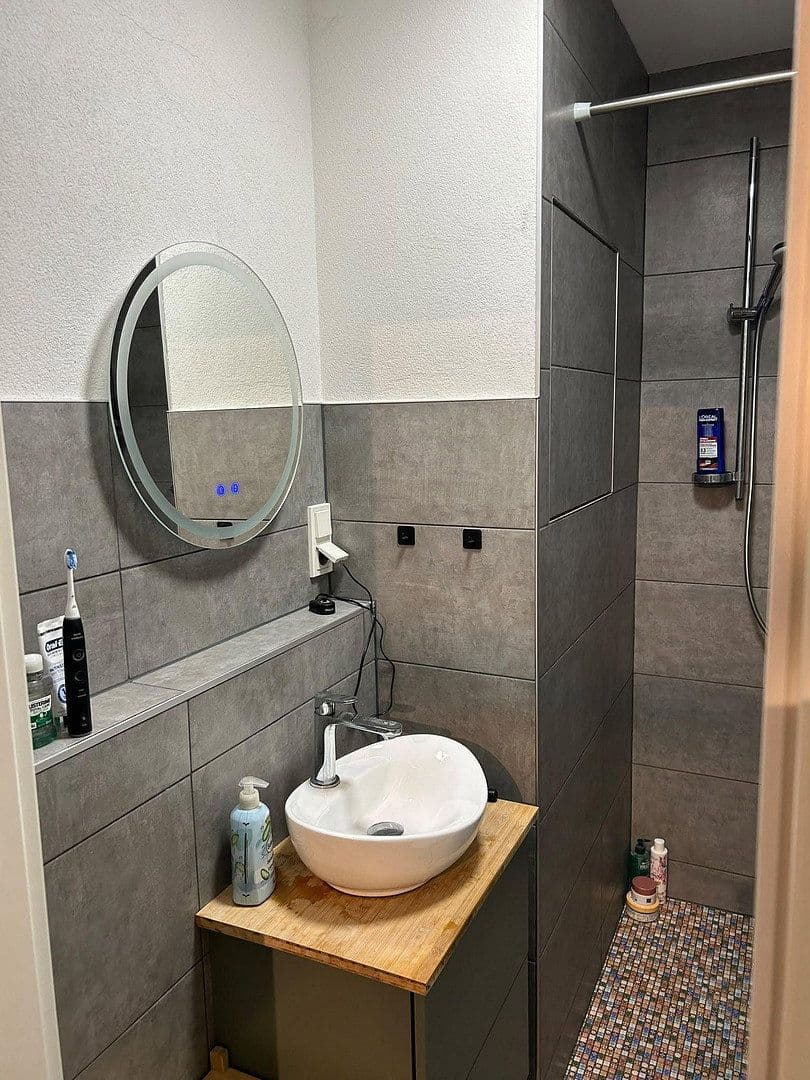 Prenájom bytu 2-izbový 64 m², Krughütter Straße 57, Saarbrücken, Sársko Prenájom bytu 2-izbový 64 m², Krughütter Straße 57, Saarbrücken, Sársko