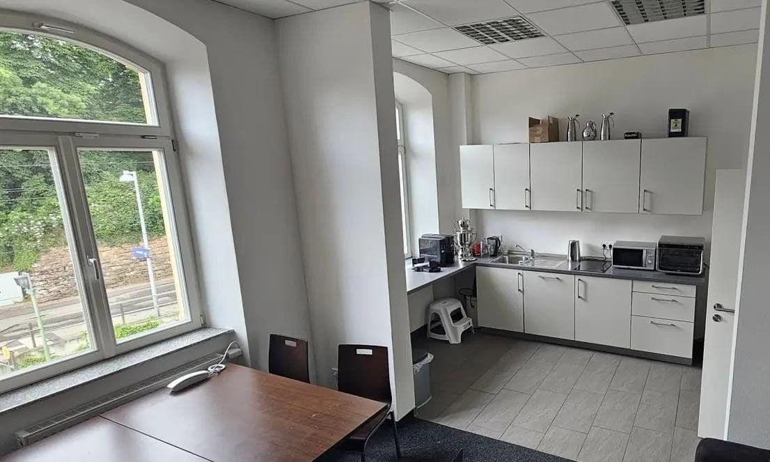Prenájom kancelárie 125 m², Neidensteiner Str. 2, Waibstadt, Bádensko-Wurttembersko Prenájom kancelárie 125 m², Neidensteiner Str. 2, Waibstadt, Bádensko-Wurttembersko
