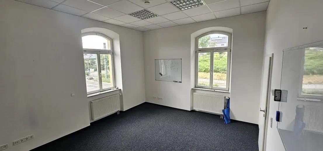 Prenájom kancelárie 125 m², Neidensteiner Str. 2, Waibstadt, Bádensko-Wurttembersko Prenájom kancelárie 125 m², Neidensteiner Str. 2, Waibstadt, Bádensko-Wurttembersko