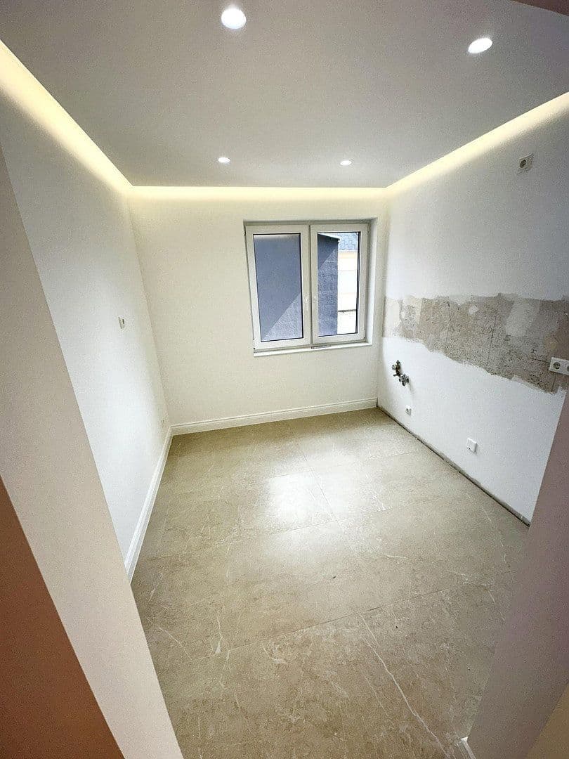Prenájom bytu 3-izbový 70 m², Königstraße 17, Oberhausen, Severné Porýnie - Westfálsko Prenájom bytu 3-izbový 70 m², Königstraße 17, Oberhausen, Severné Porýnie - Westfálsko