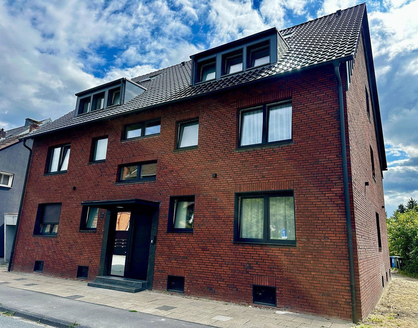 Prenájom bytu 3-izbový 70 m², Königstraße 17, Oberhausen, Severné Porýnie - Westfálsko Prenájom bytu 3-izbový 70 m², Königstraße 17, Oberhausen, Severné Porýnie - Westfálsko