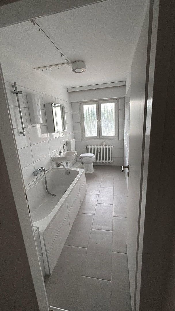 Prenájom bytu 3-izbový 84 m², Kerpen, Severné Porýnie - Westfálsko Prenájom bytu 3-izbový 84 m², Kerpen, Severné Porýnie - Westfálsko
