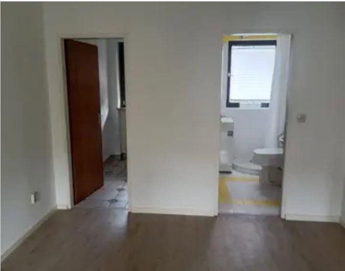 Prenájom bytu 1-izbový 38 m², Guddenstr.15, München, Bavorsko Prenájom bytu 1-izbový 38 m², Guddenstr.15, München, Bavorsko