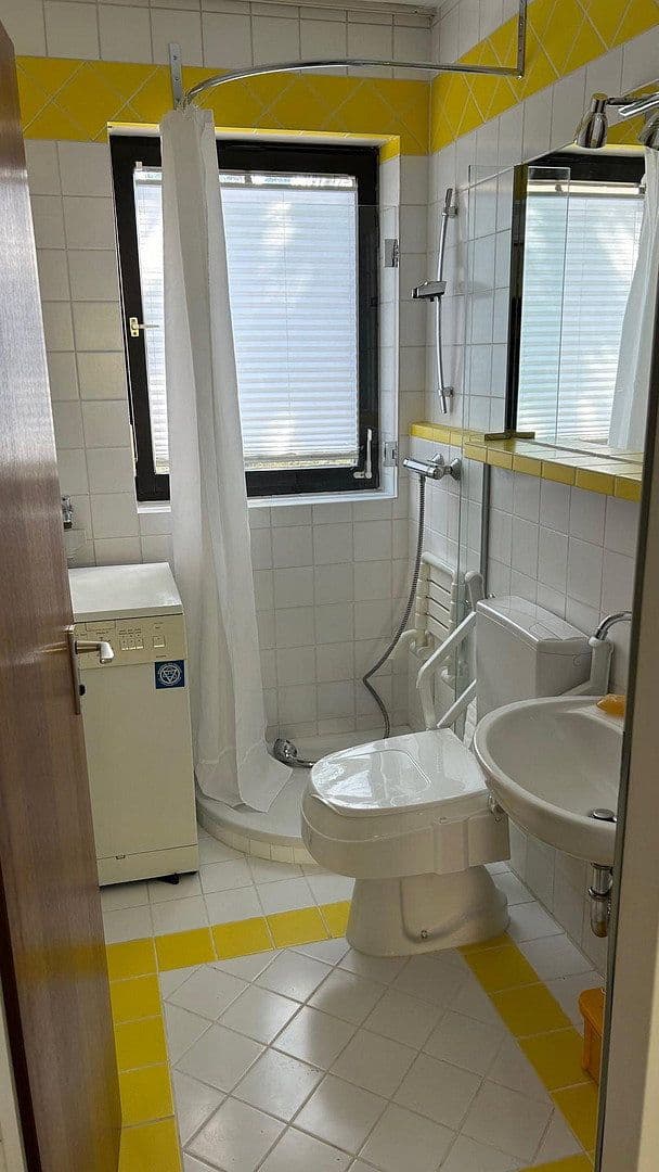 Prenájom bytu 1-izbový 38 m², Guddenstr.15, München, Bavorsko Prenájom bytu 1-izbový 38 m², Guddenstr.15, München, Bavorsko