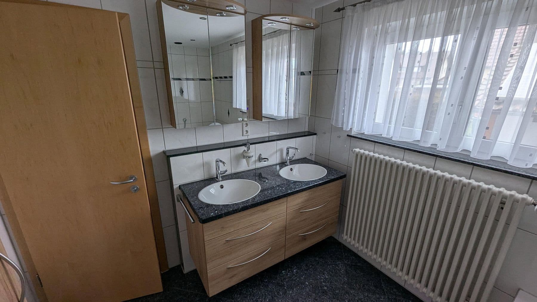 Predaj domu 247 m², pozemok 838 m², Bad Liebenzell, Bádensko-Wurttembersko Predaj domu 247 m², pozemok 838 m², Bad Liebenzell, Bádensko-Wurttembersko
