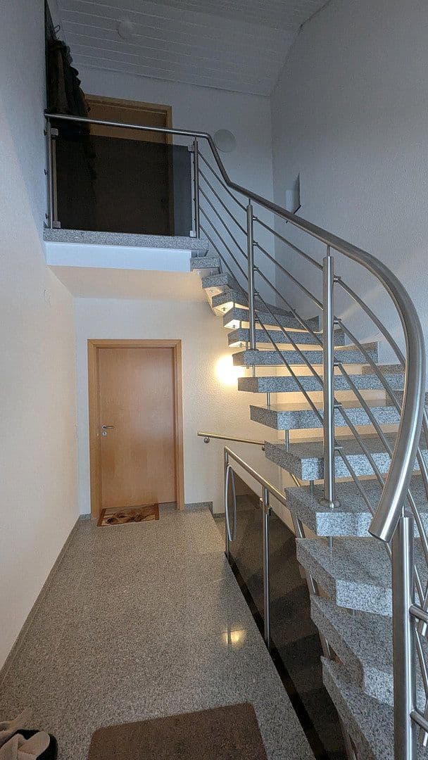 Predaj domu 247 m², pozemok 838 m², Bad Liebenzell, Bádensko-Wurttembersko Predaj domu 247 m², pozemok 838 m², Bad Liebenzell, Bádensko-Wurttembersko