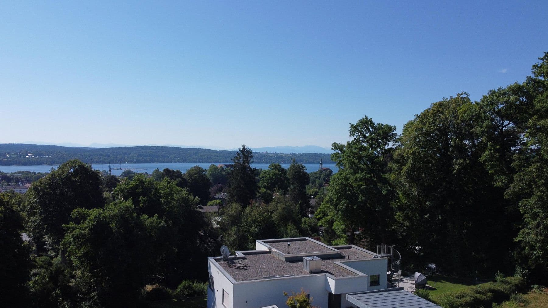 Prenájom bytu 4-izbový 120 m², Starnberg, Bavorsko Prenájom bytu 4-izbový 120 m², Starnberg, Bavorsko